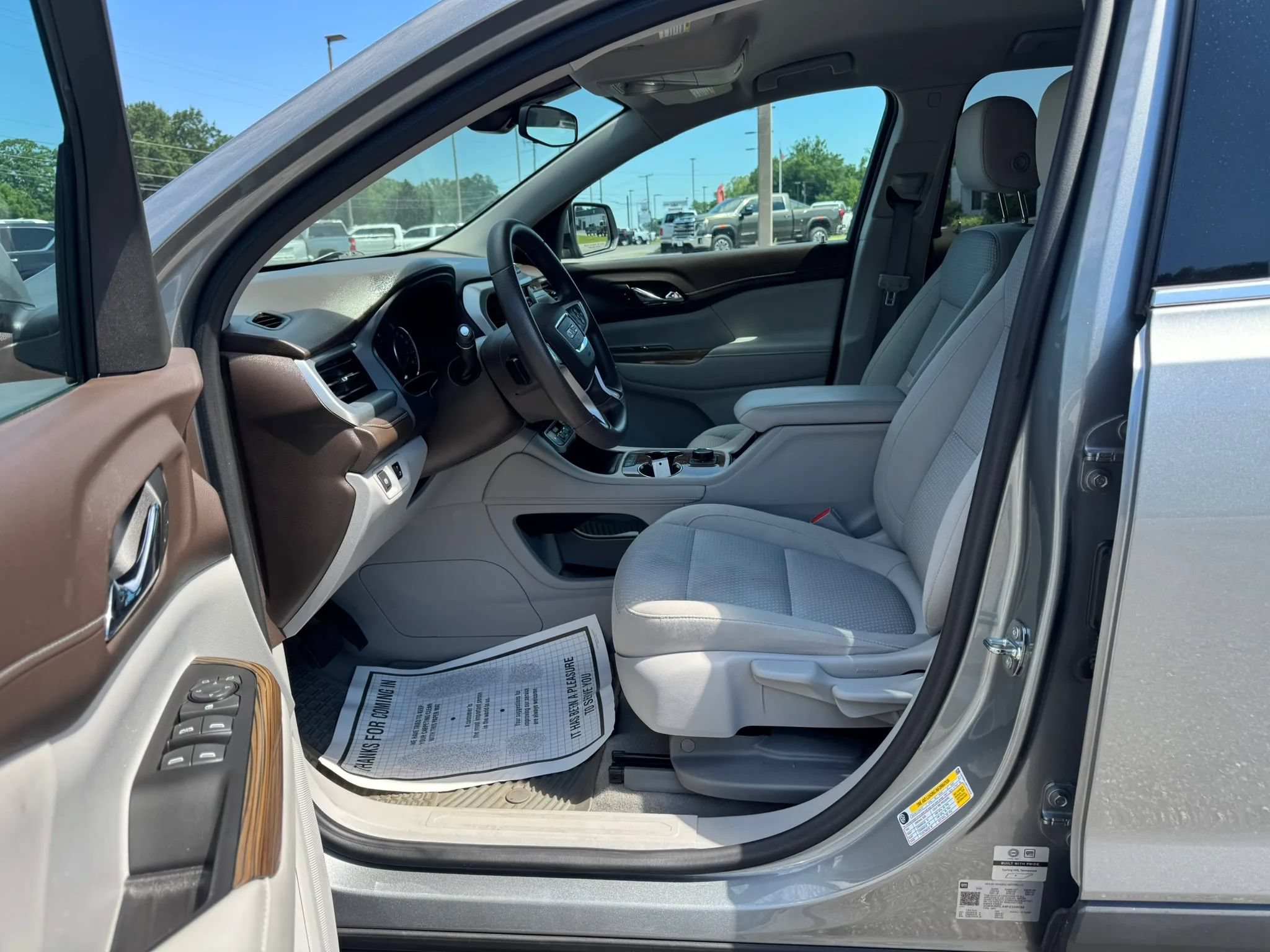 Used 2023 GMC Acadia SLE AWD/4WD image 19