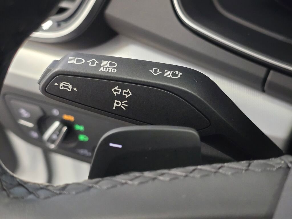 Certified 2025 Audi Q5 2.0T Premium w/ Convenience Plus Package image 45