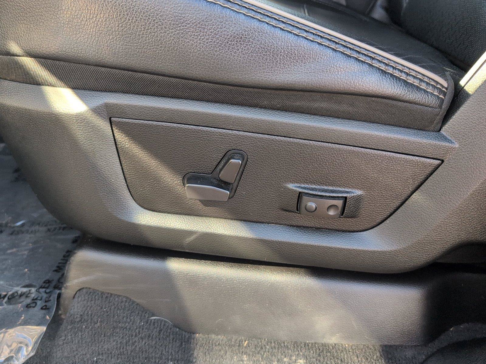 Used 2025 RAM 2500 Laramie AWD/4WD image 15