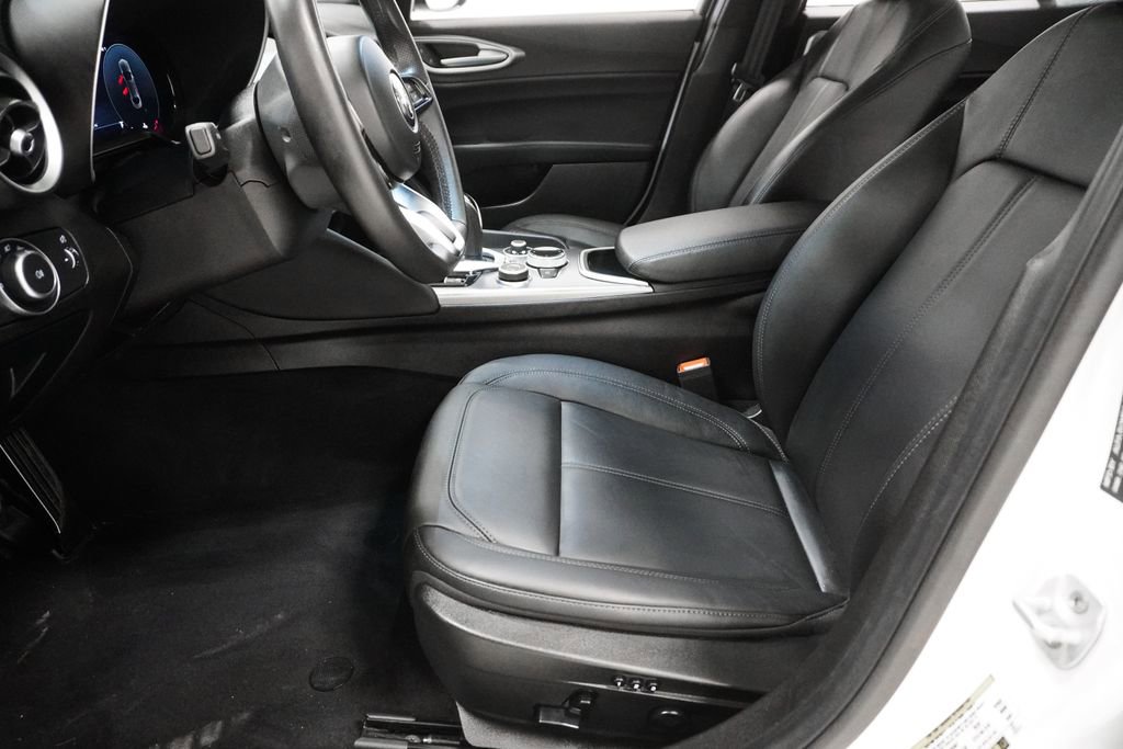 Used 2024 Alfa Romeo Giulia Ti image 7
