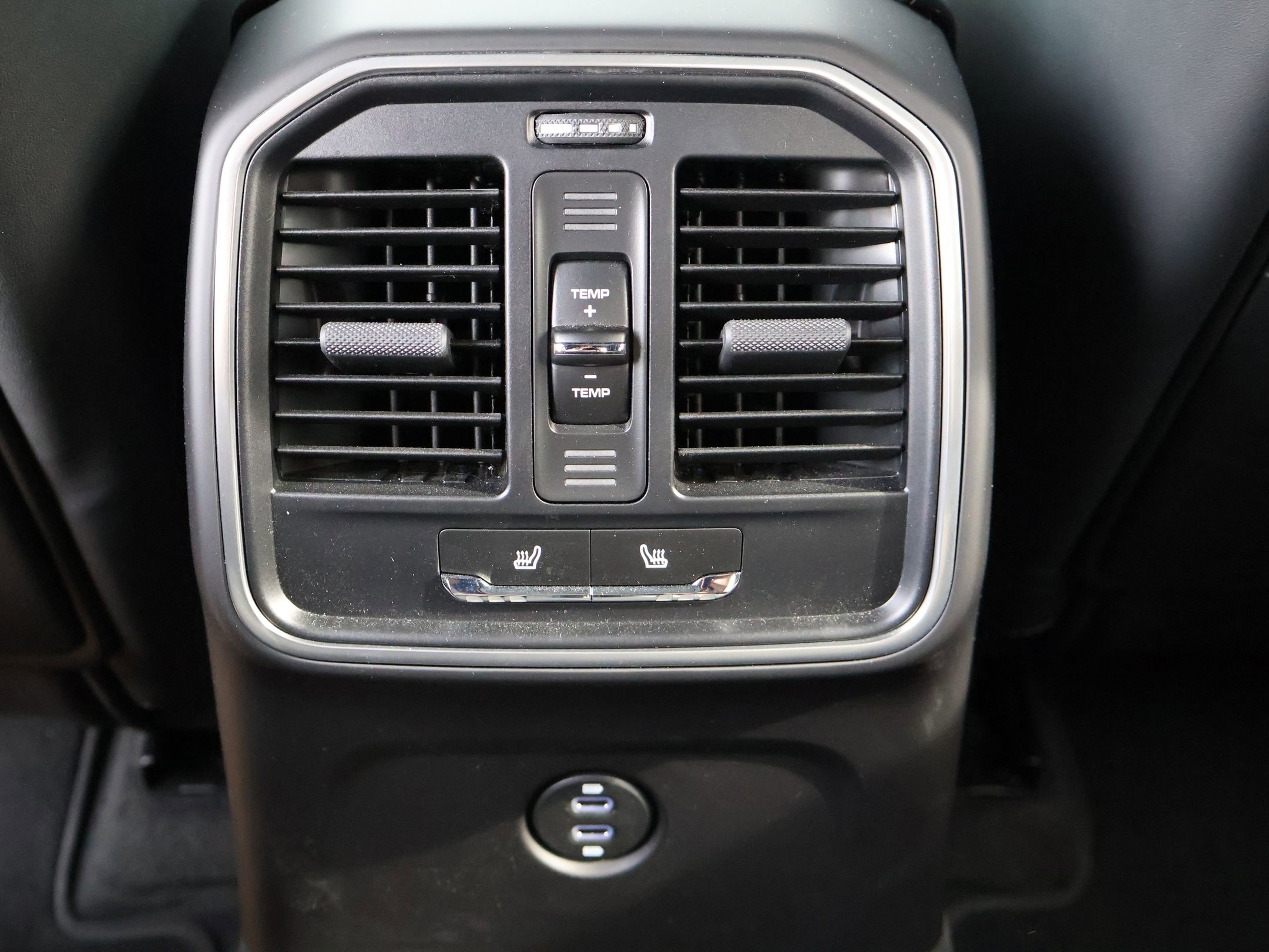 Certified 2024 Porsche Macan GTS image 24