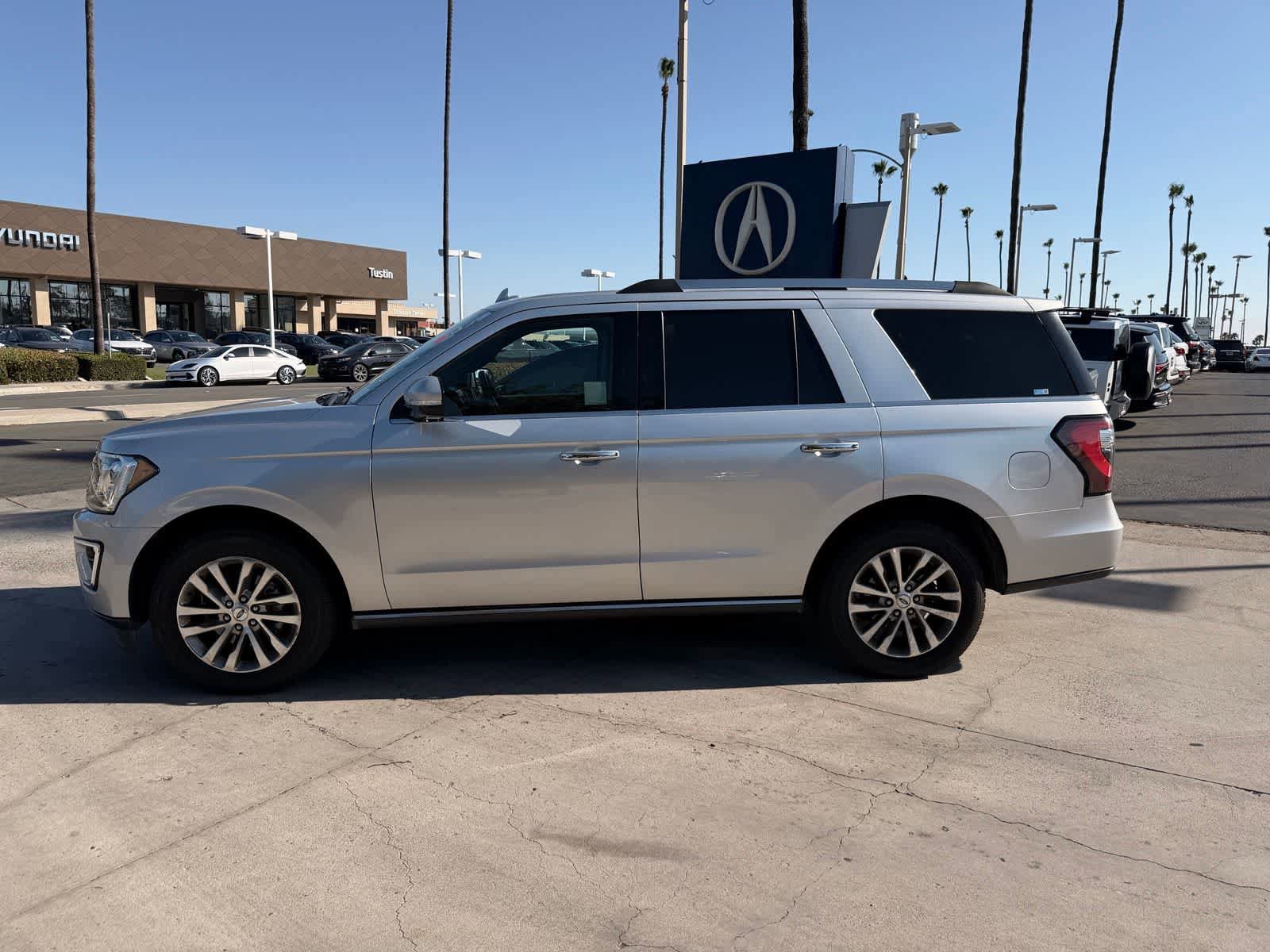 Used 2018 Ford Expedition Limited RWD image 2