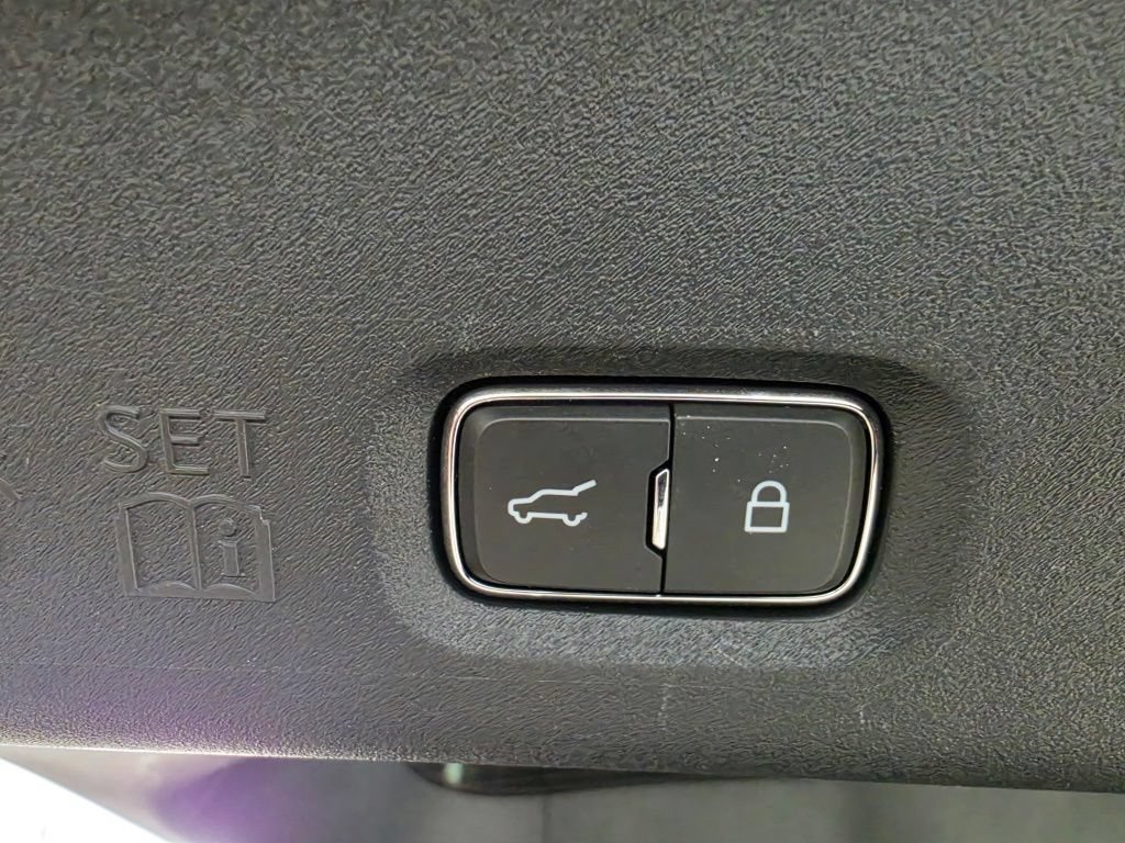 Used 2025 Ford Expedition Max Platinum AWD/4WD image 23