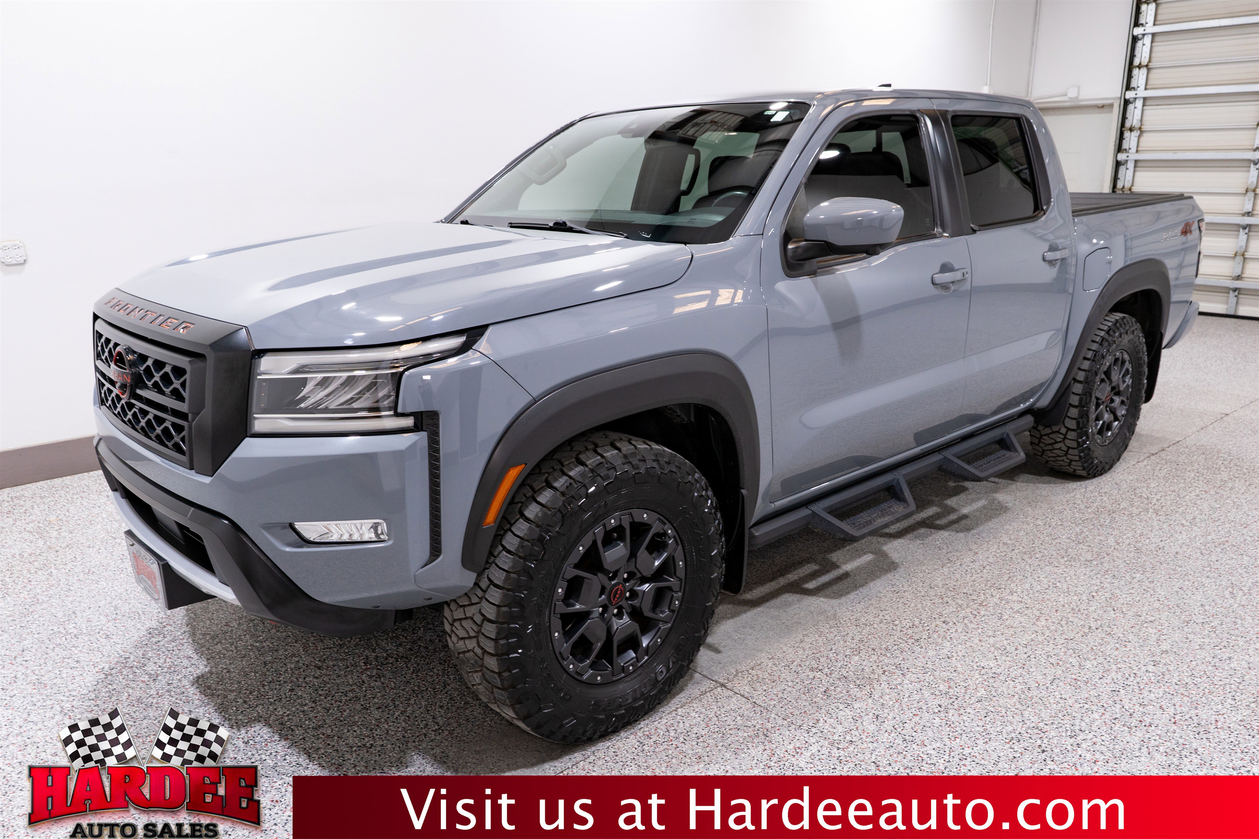 Used 2023 Nissan Frontier PRO-4X w/ Pro-4X Premium Package image 2