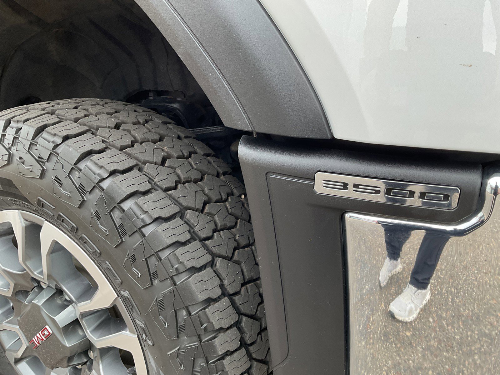 Used 2025 GMC Sierra 3500 SLE w/ SLE Convenience Package AWD/4WD image 9