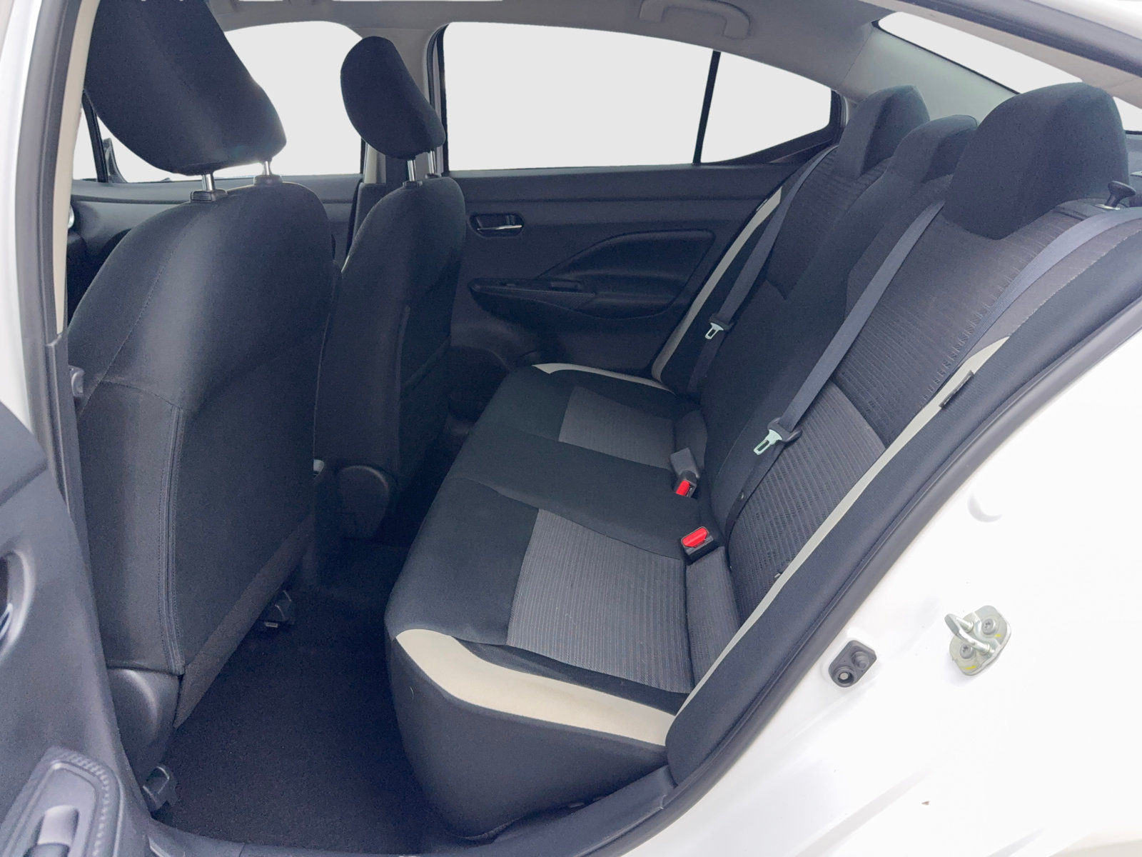 Used 2020 Nissan Versa SV FWD image 36