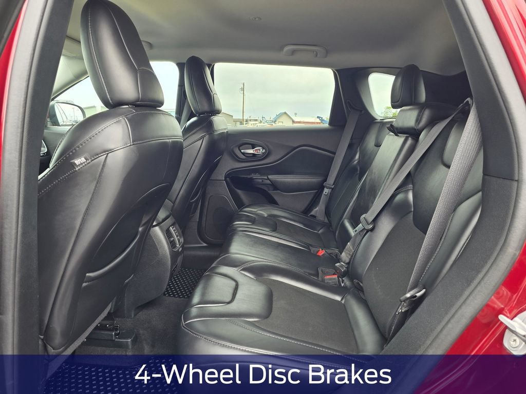 Used 2020 Jeep Cherokee Latitude Plus AWD/4WD image 13