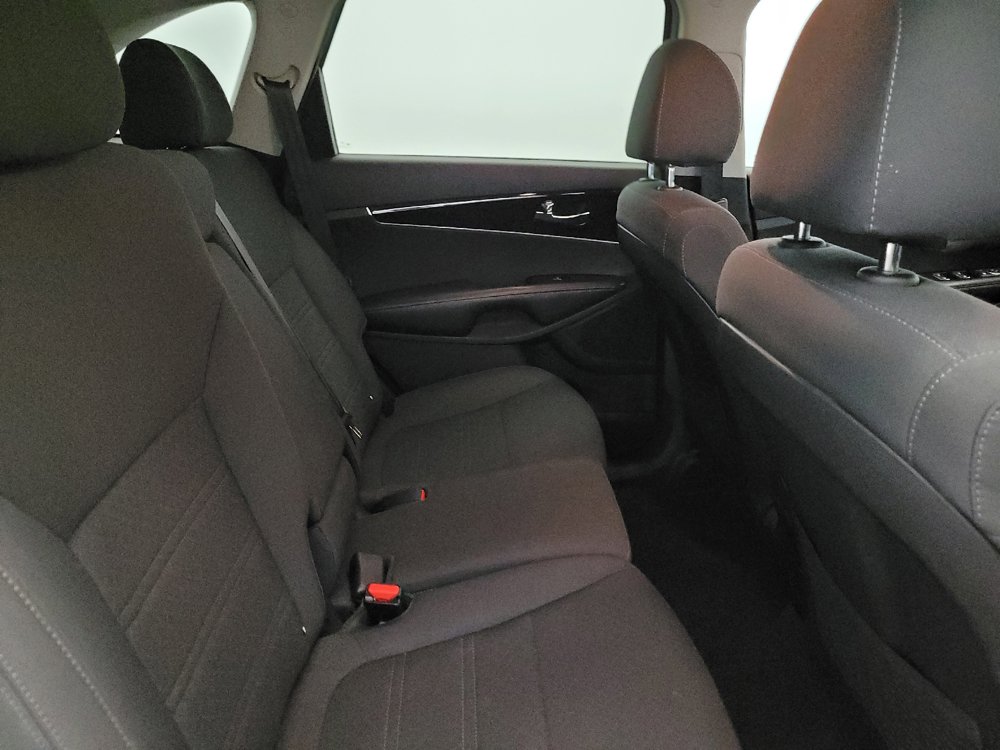 Used 2020 Kia Sorento S AWD/4WD image 19