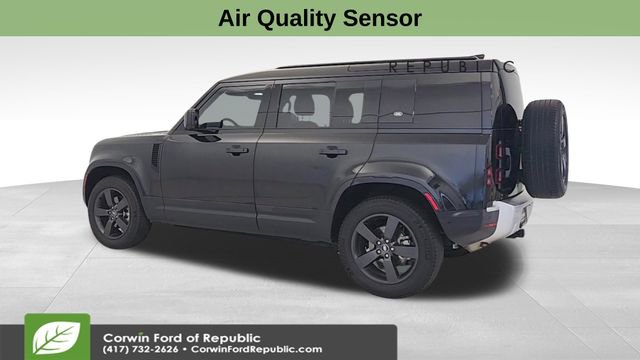 Used 2022 Land Rover Defender 110 S image 5