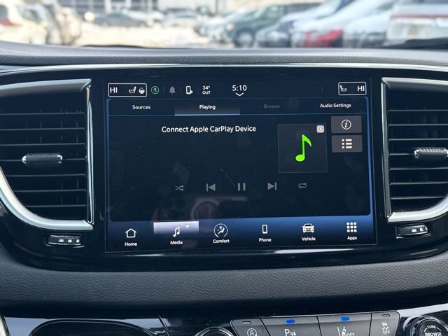 Certified 2024 Chrysler Pacifica Touring-L image 38