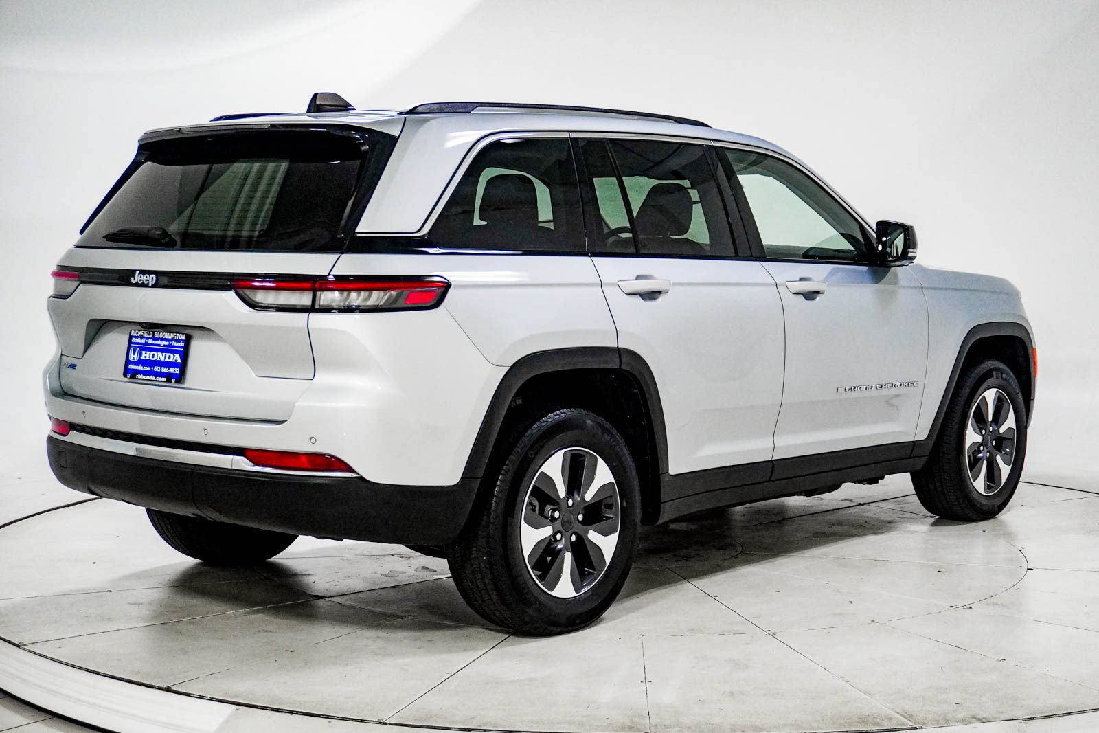 Used 2022 Jeep Grand Cherokee Limited 4xe AWD/4WD image 10