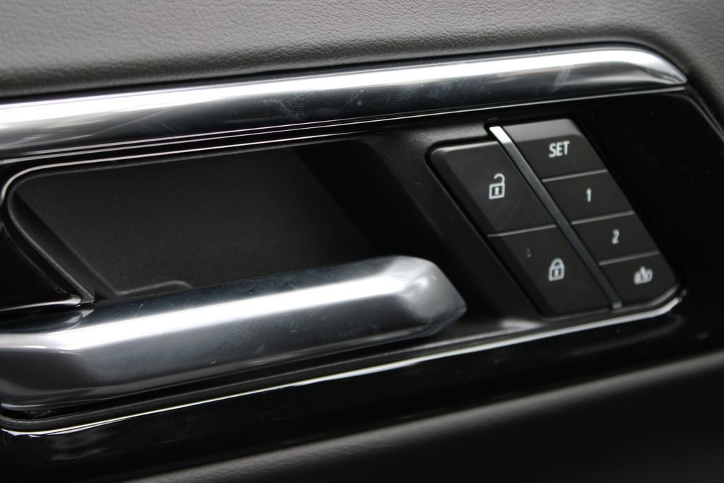 New 2025 Chevrolet Tahoe LT w/ Comfort Package image 40