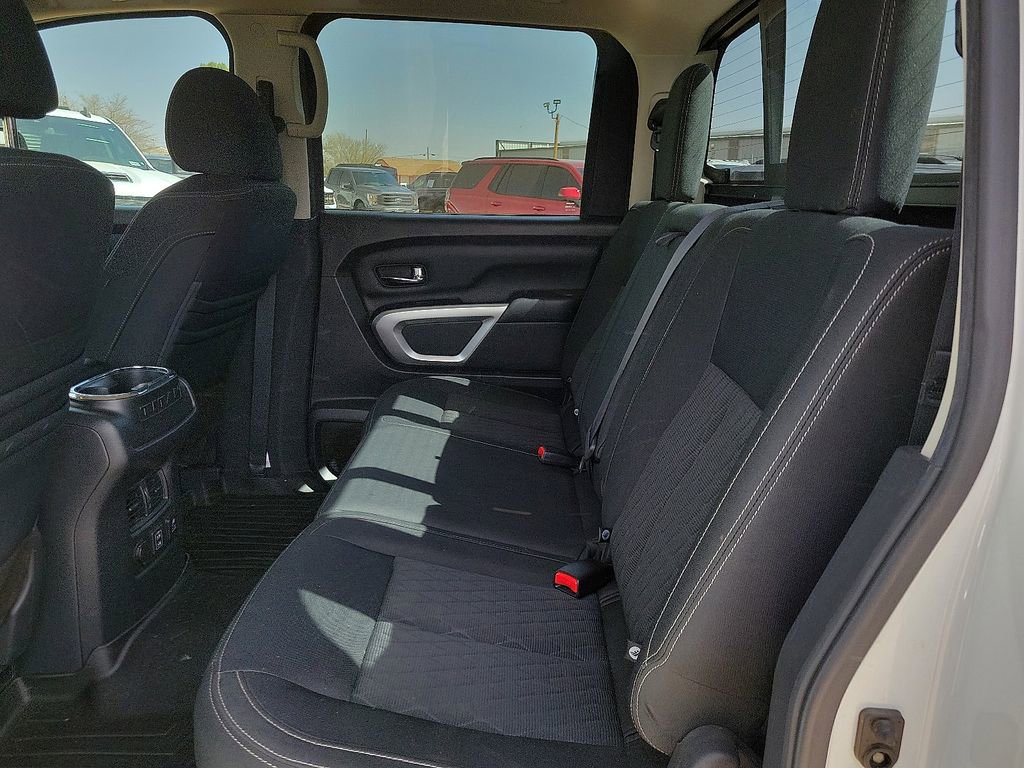 Used 2019 Nissan Titan SV w/ SV Convenience Package image 16
