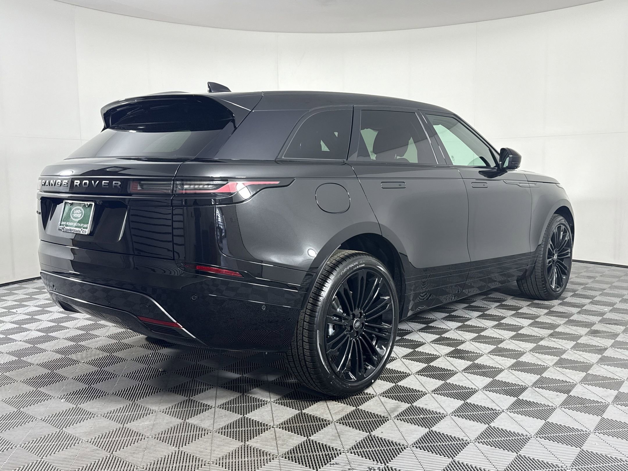 New 2026 Land Rover Range Rover Velar Dynamic SE AWD/4WD image 9