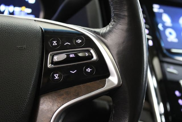 Used 2018 Cadillac Escalade Luxury AWD/4WD image 19
