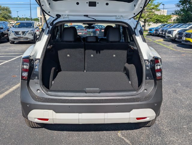 New 2026 Nissan Kicks SR FWD image 11