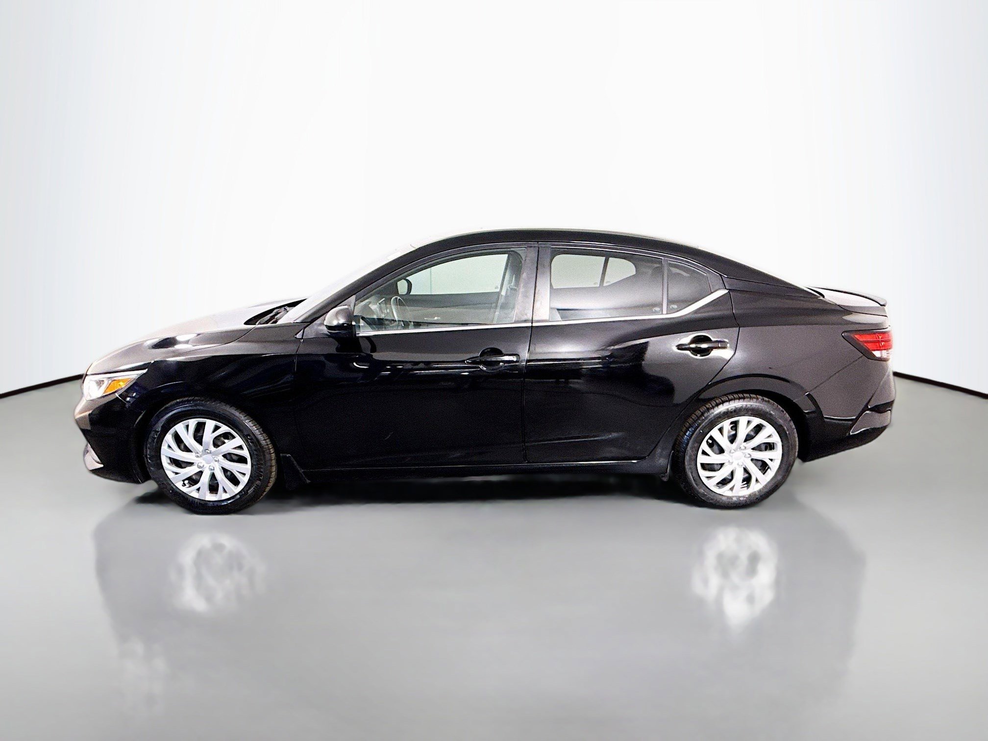 Used 2020 Nissan Sentra S w/ Trunk Package image 6