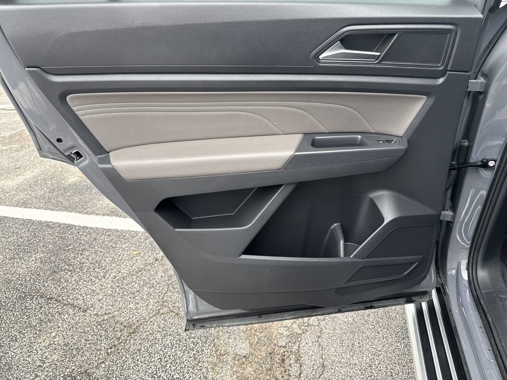 Used 2021 Volkswagen Atlas Cross Sport SE w/ Panoramic Sunroof Package FWD image 23