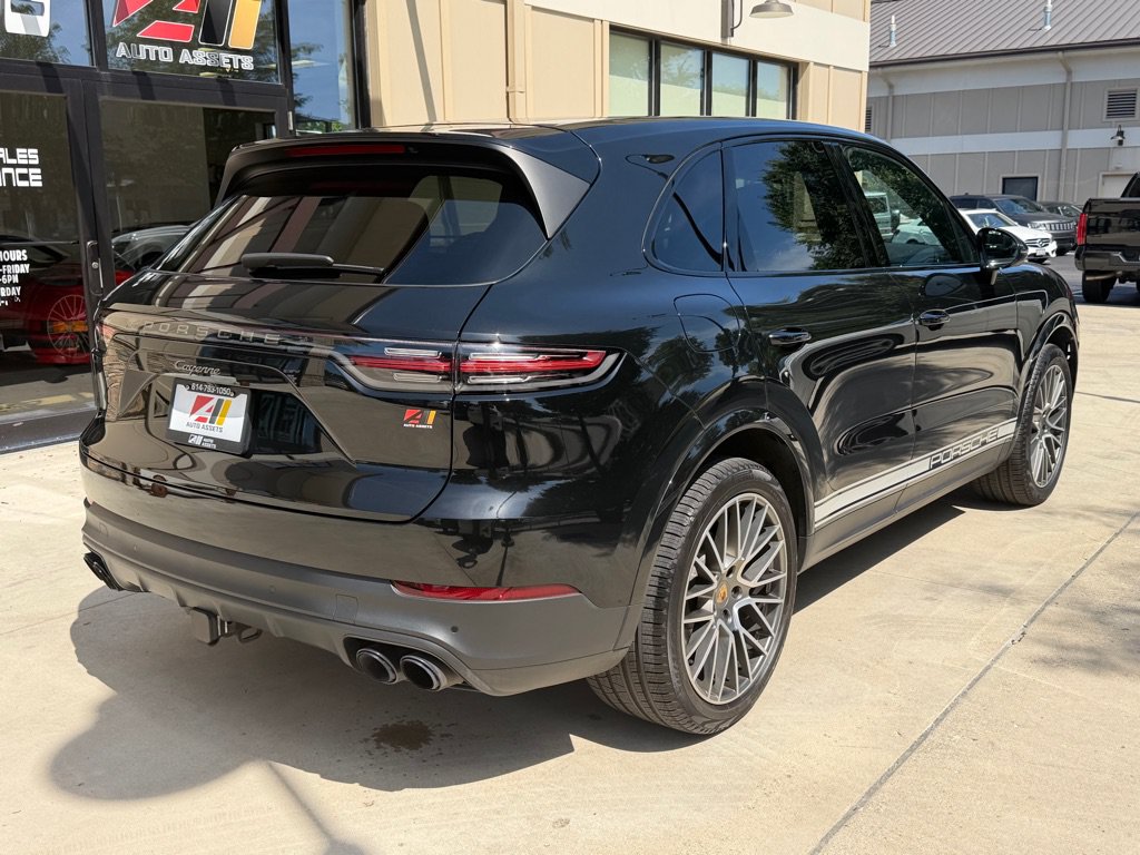 Used 2023 Porsche Cayenne Platinum Edition AWD/4WD image 7
