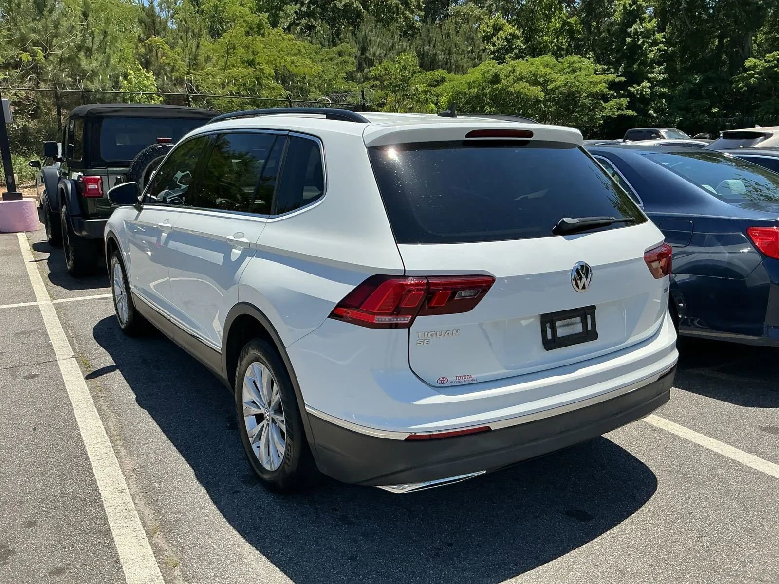 Used 2018 Volkswagen Tiguan SEL FWD image 2