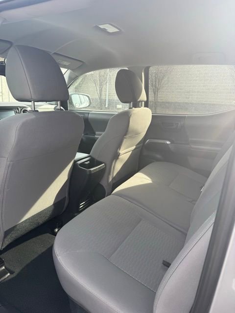 Used 2017 Toyota Tacoma SR5 image 34