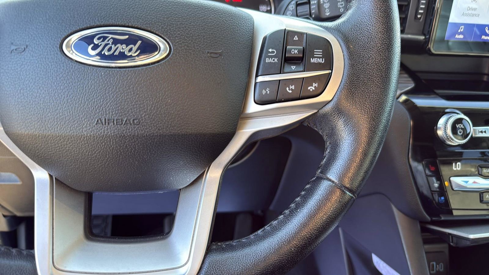 Used 2021 Ford Explorer Limited w/ Hybrid Equipment Group 310A image 16