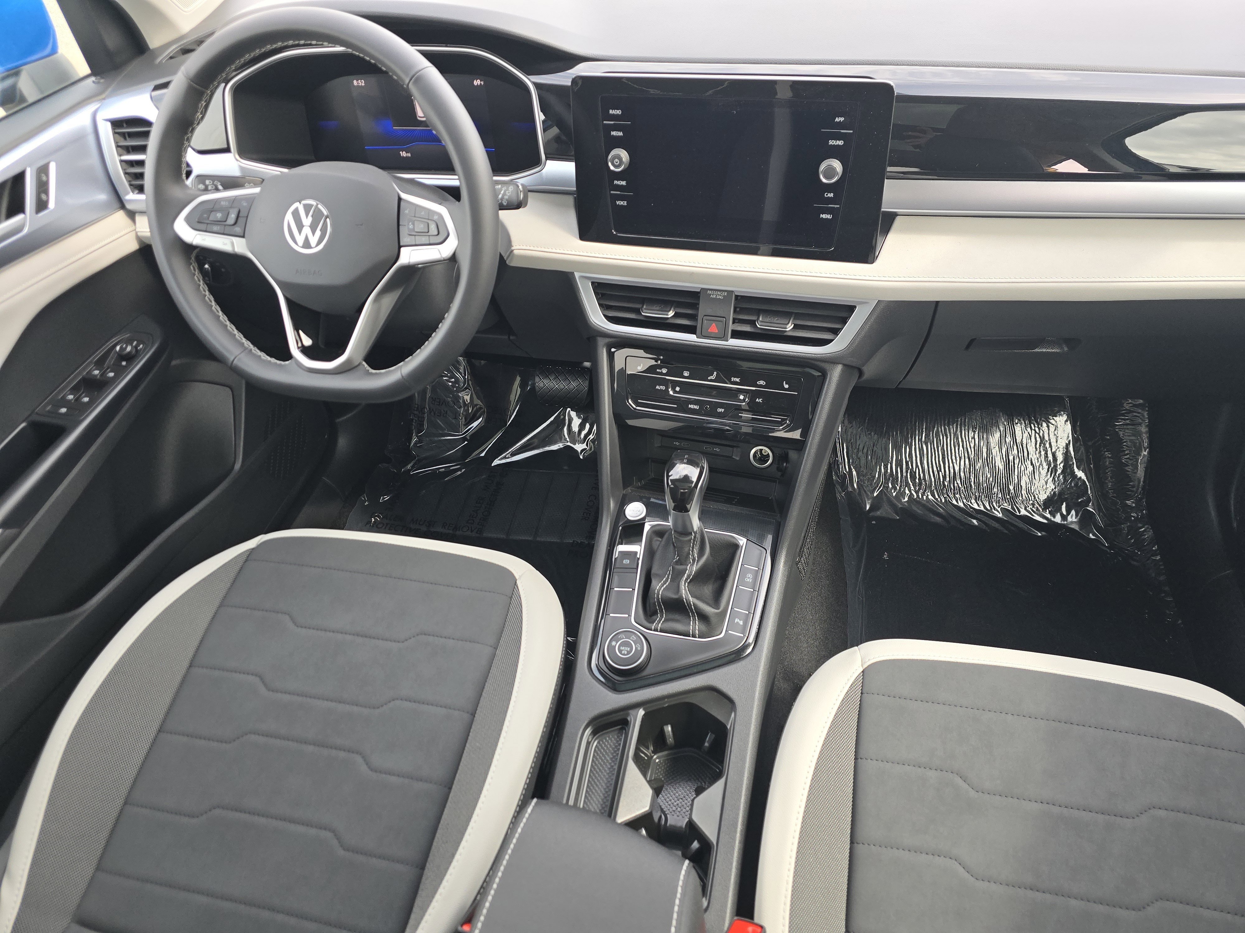 New 2026 Volkswagen Taos SE AWD/4WD image 18