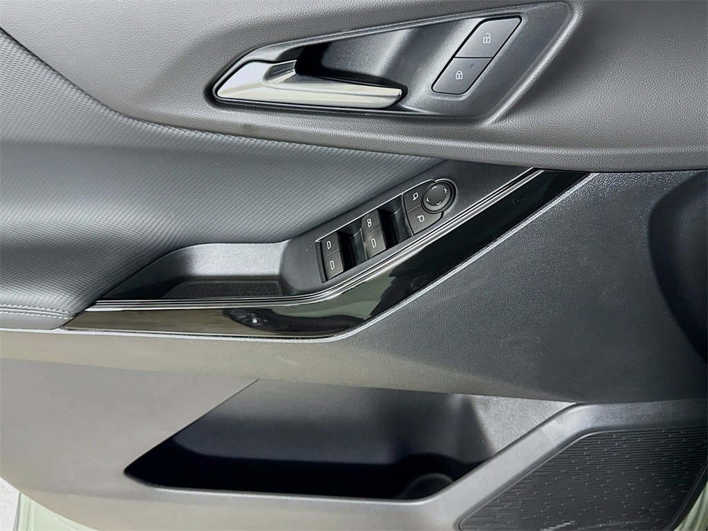 New 2026 Chevrolet Equinox LT image 16