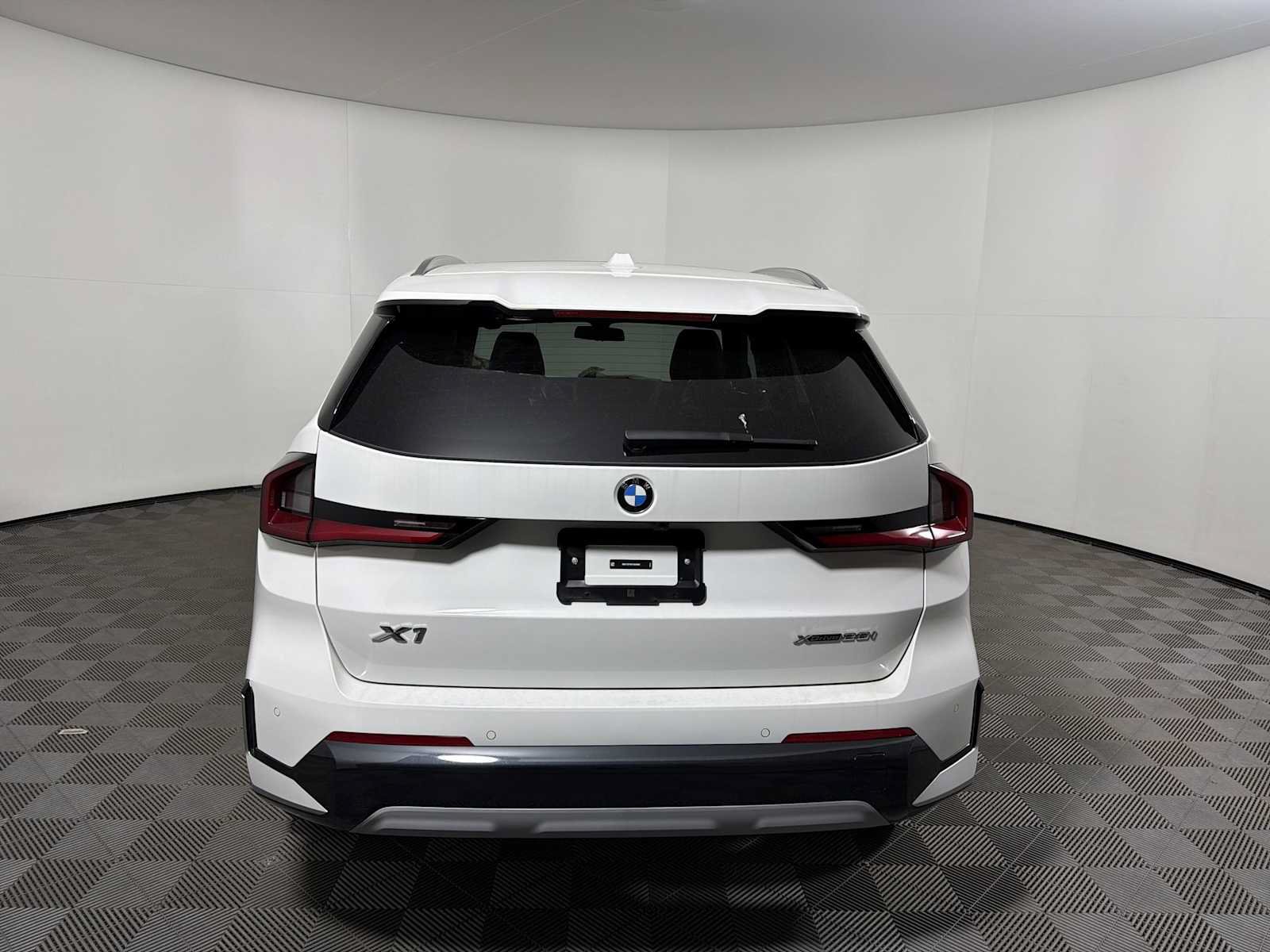 New 2026 BMW X1 xDrive28i w/ Convenience Package AWD/4WD image 2