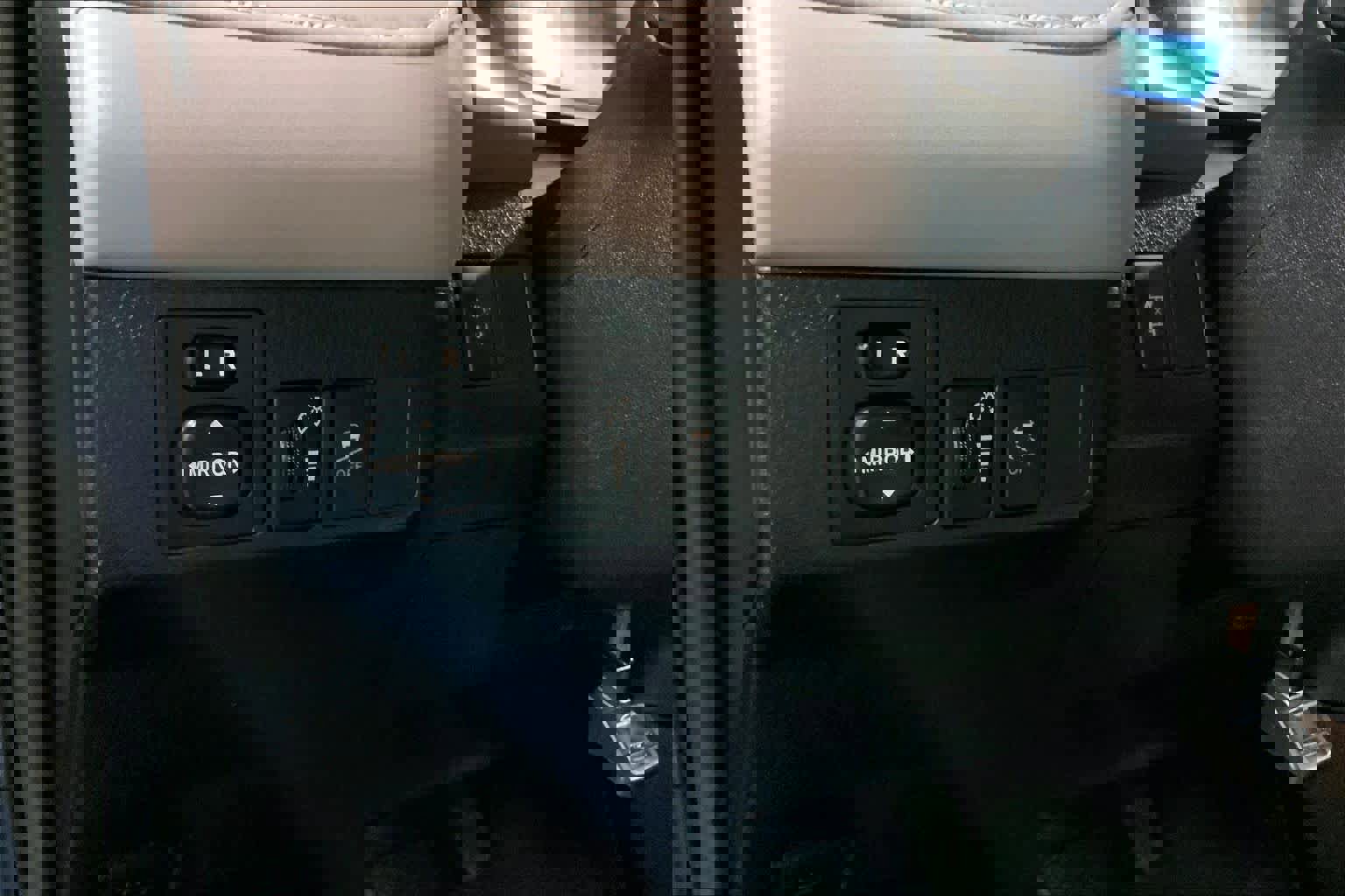 Used 2014 Toyota RAV4 XLE image 35