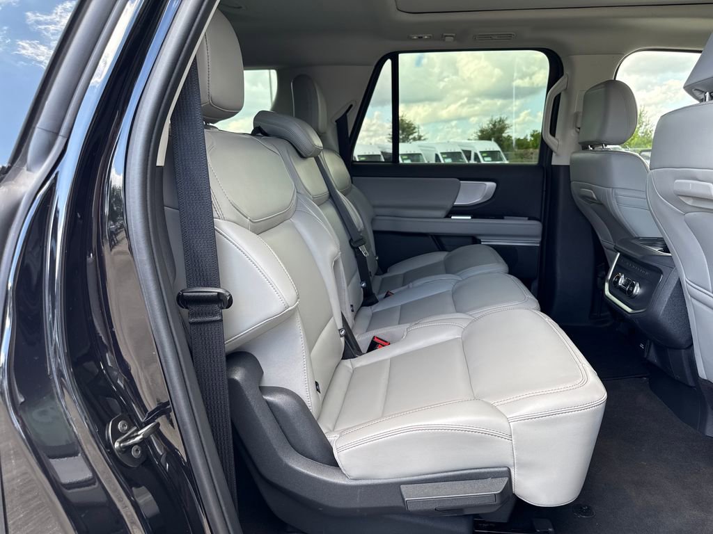 Used 2025 Ford Expedition Max Active RWD image 28