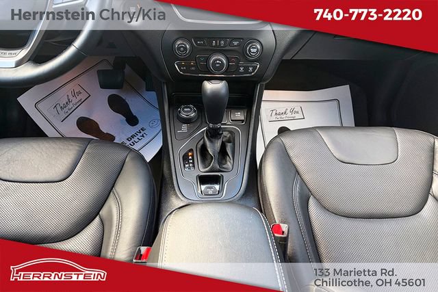 Used 2021 Jeep Cherokee Latitude Lux w/ Mopar Interior Package AWD/4WD image 13