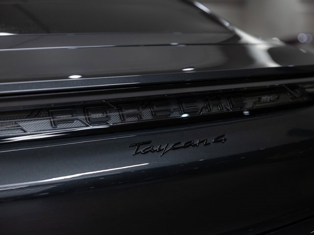 New 2025 Porsche Taycan image 18