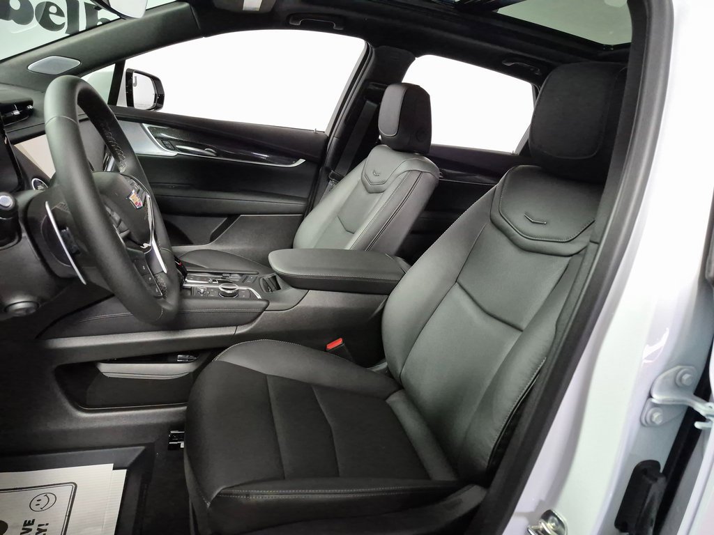 New 2026 Cadillac XT5 Sportv w/ LPO, Floor Liner Package image 18