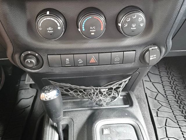 Used 2011 Jeep Wrangler Sahara AWD/4WD image 17