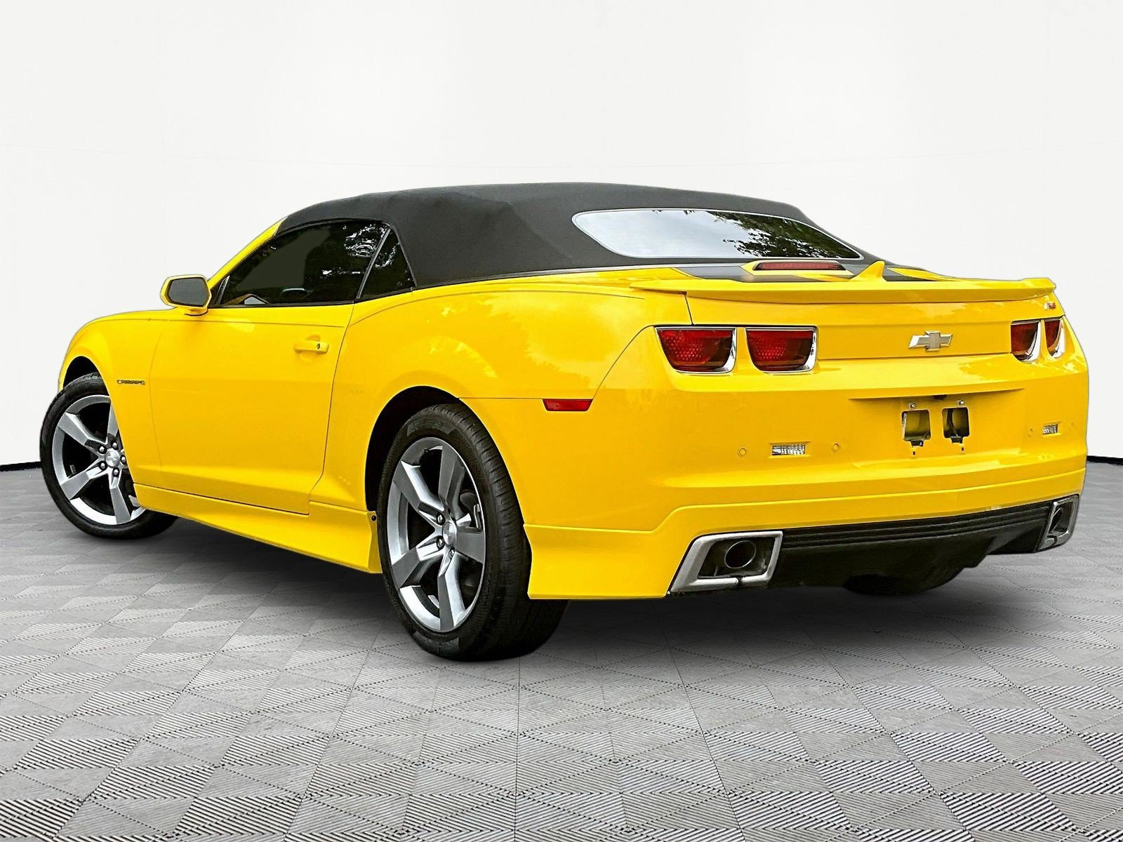 Used 2012 Chevrolet Camaro LT RWD image 4