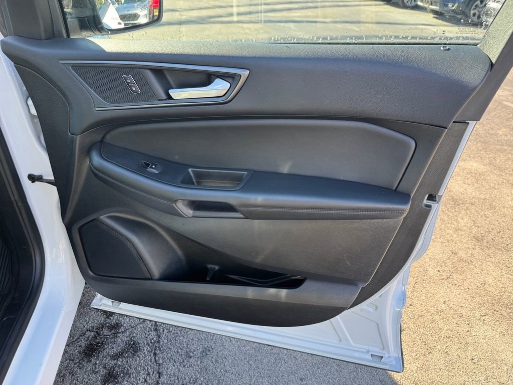 Certified 2024 Ford Edge SE w/ Black Appearance Package image 24