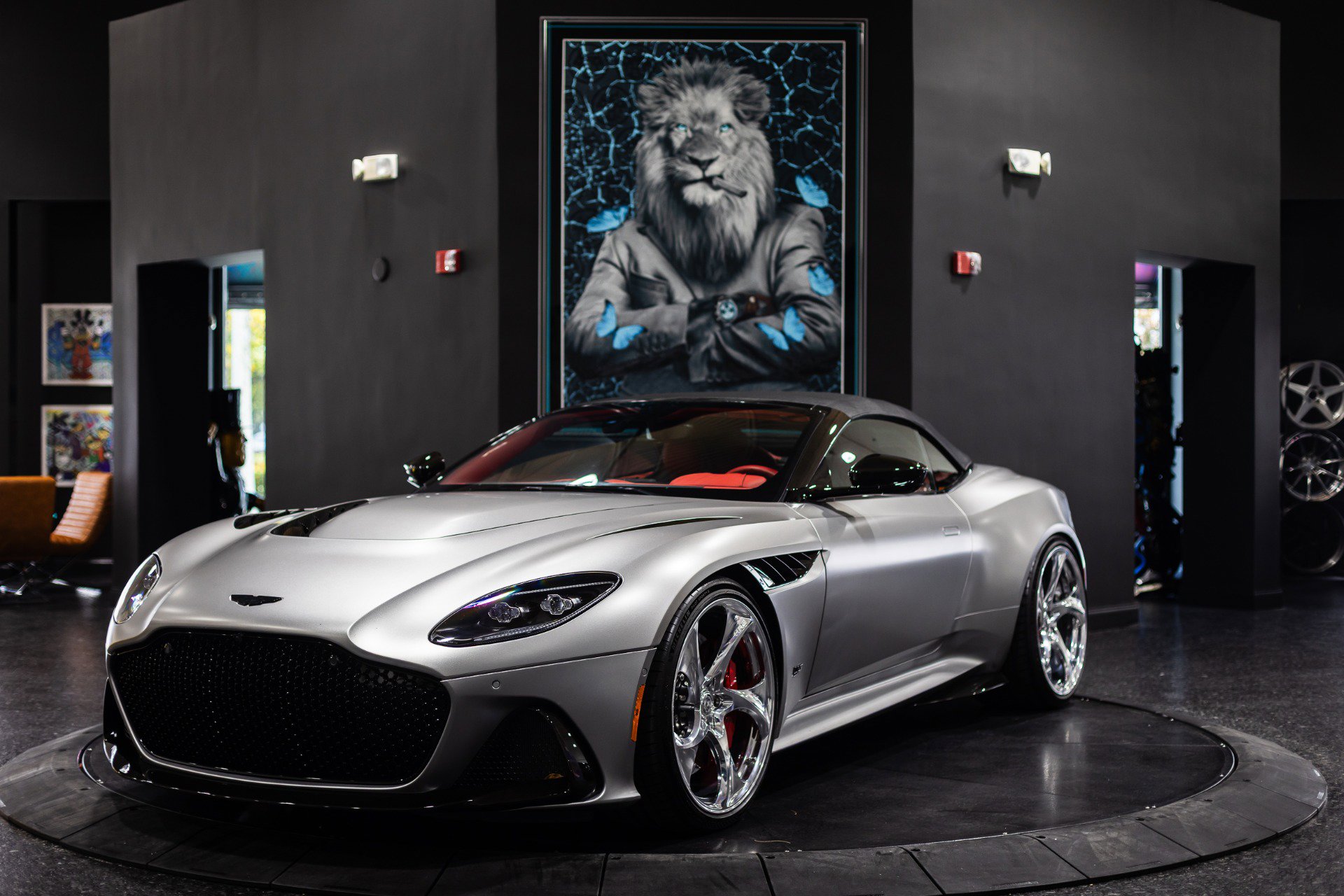 Used 2023 Aston Martin DBS Superleggera Volante image 6