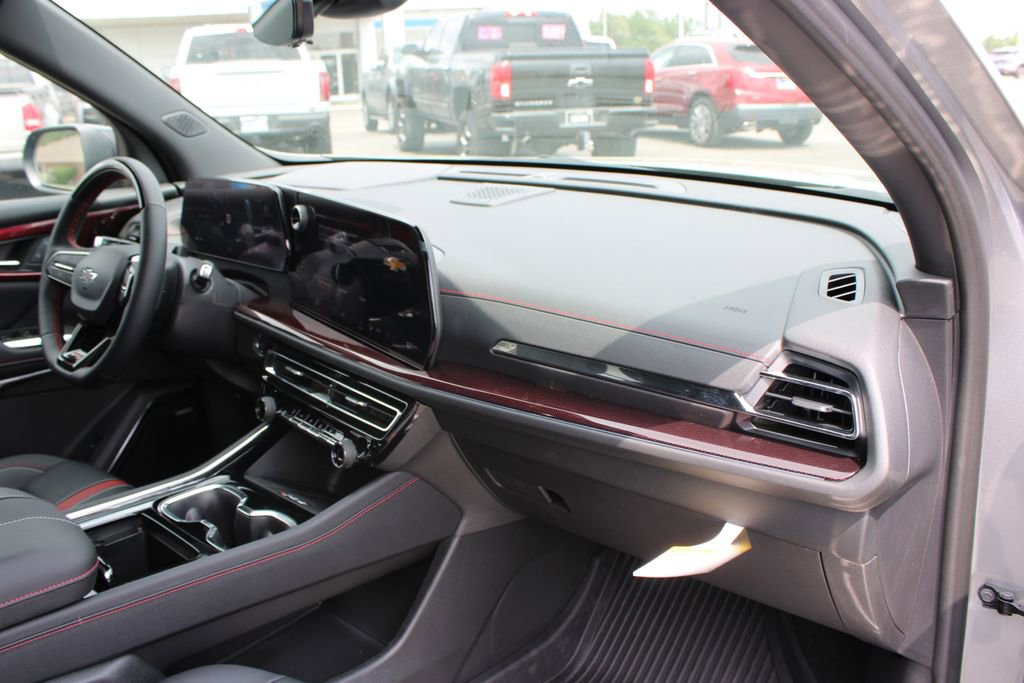 New 2026 Chevrolet Traverse RS w/ LPO, Floor Liner Package FWD image 30