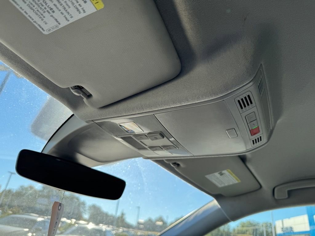 Used 2024 Volkswagen Tiguan SE image 25