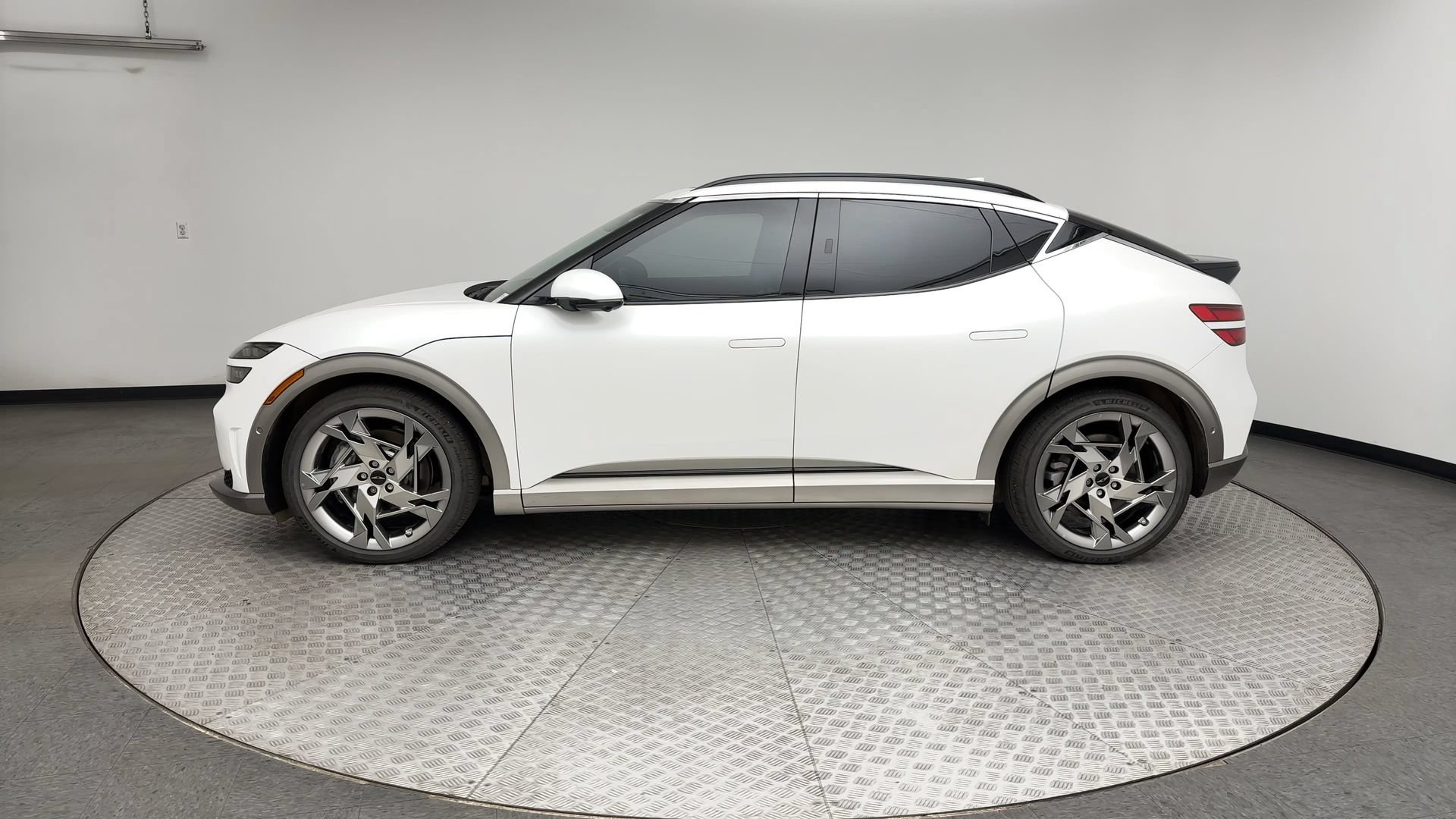 Certified 2023 Genesis GV60 Performance AWD/4WD image 5