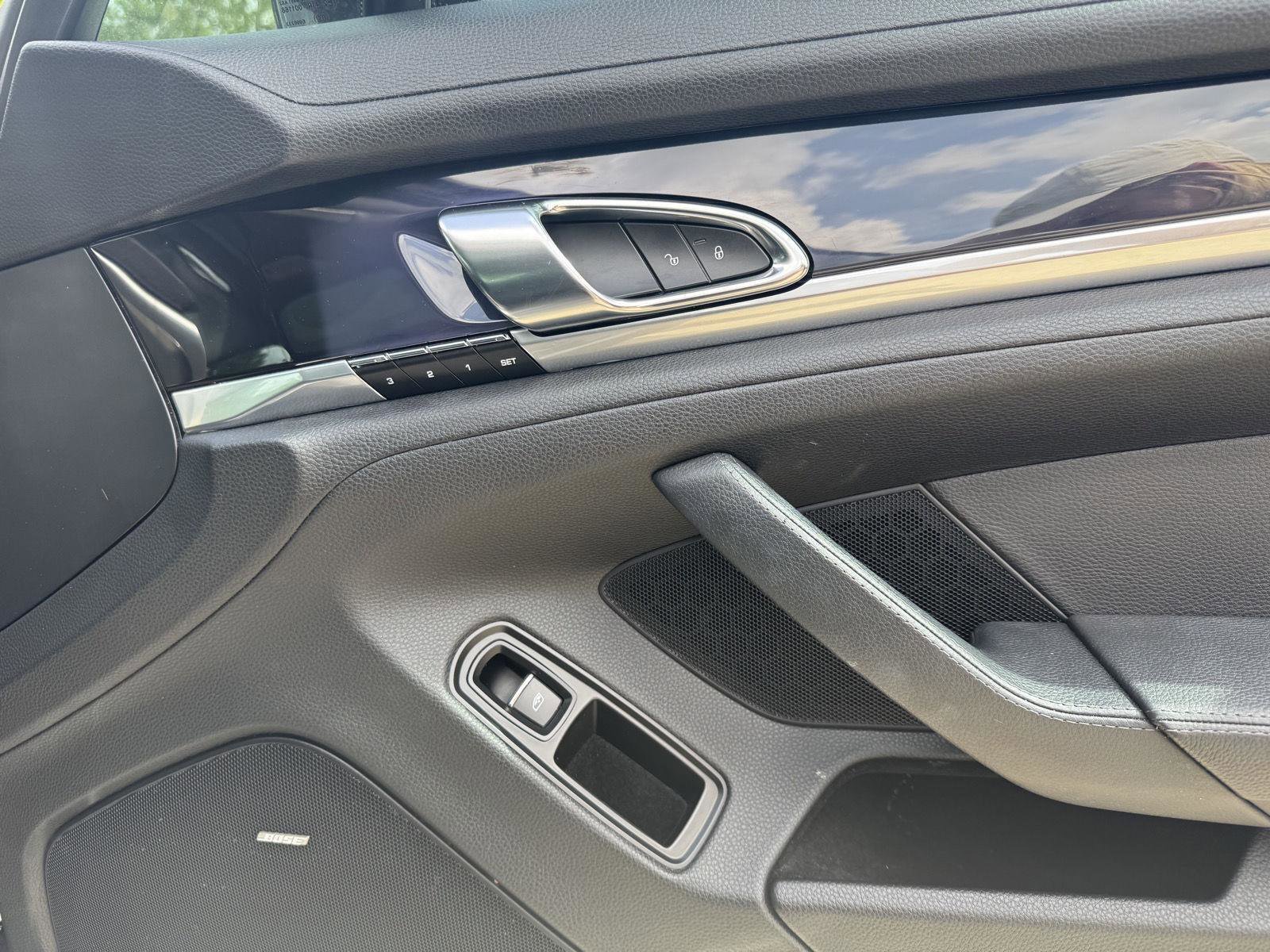 Used 2014 Porsche Panamera 4 image 25