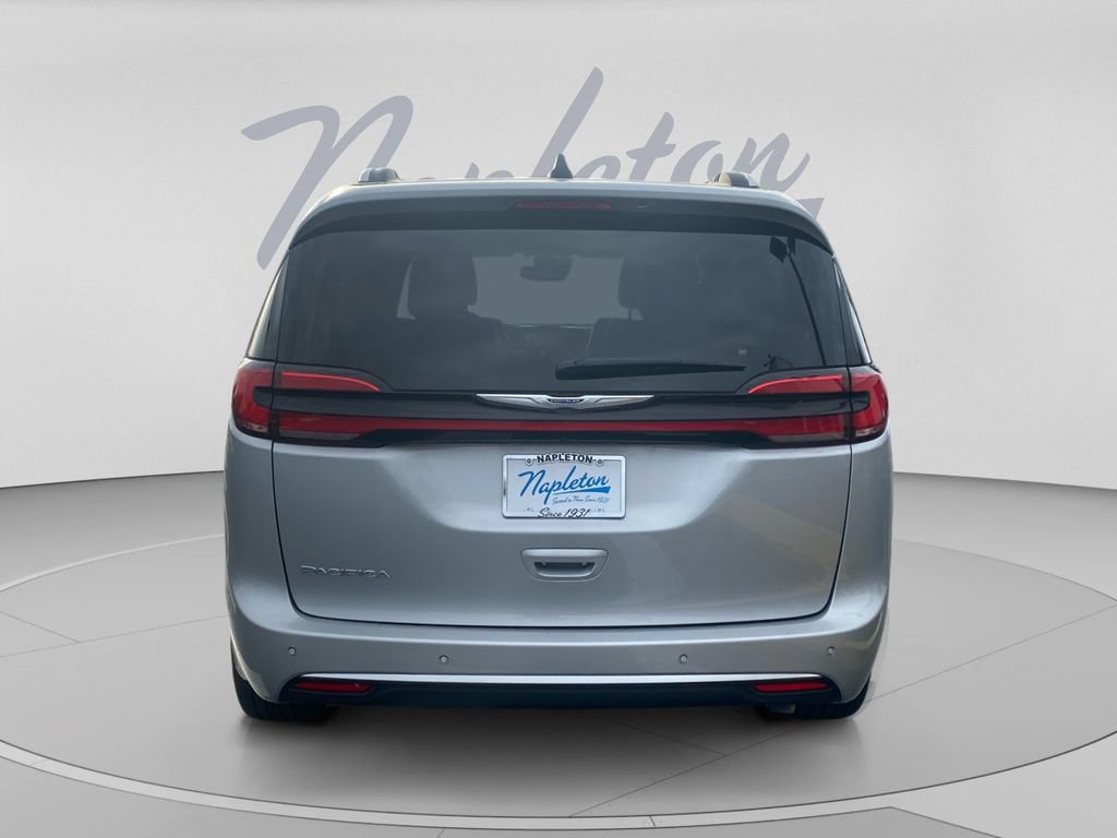 Used 2024 Chrysler Pacifica Pinnacle FWD image 7
