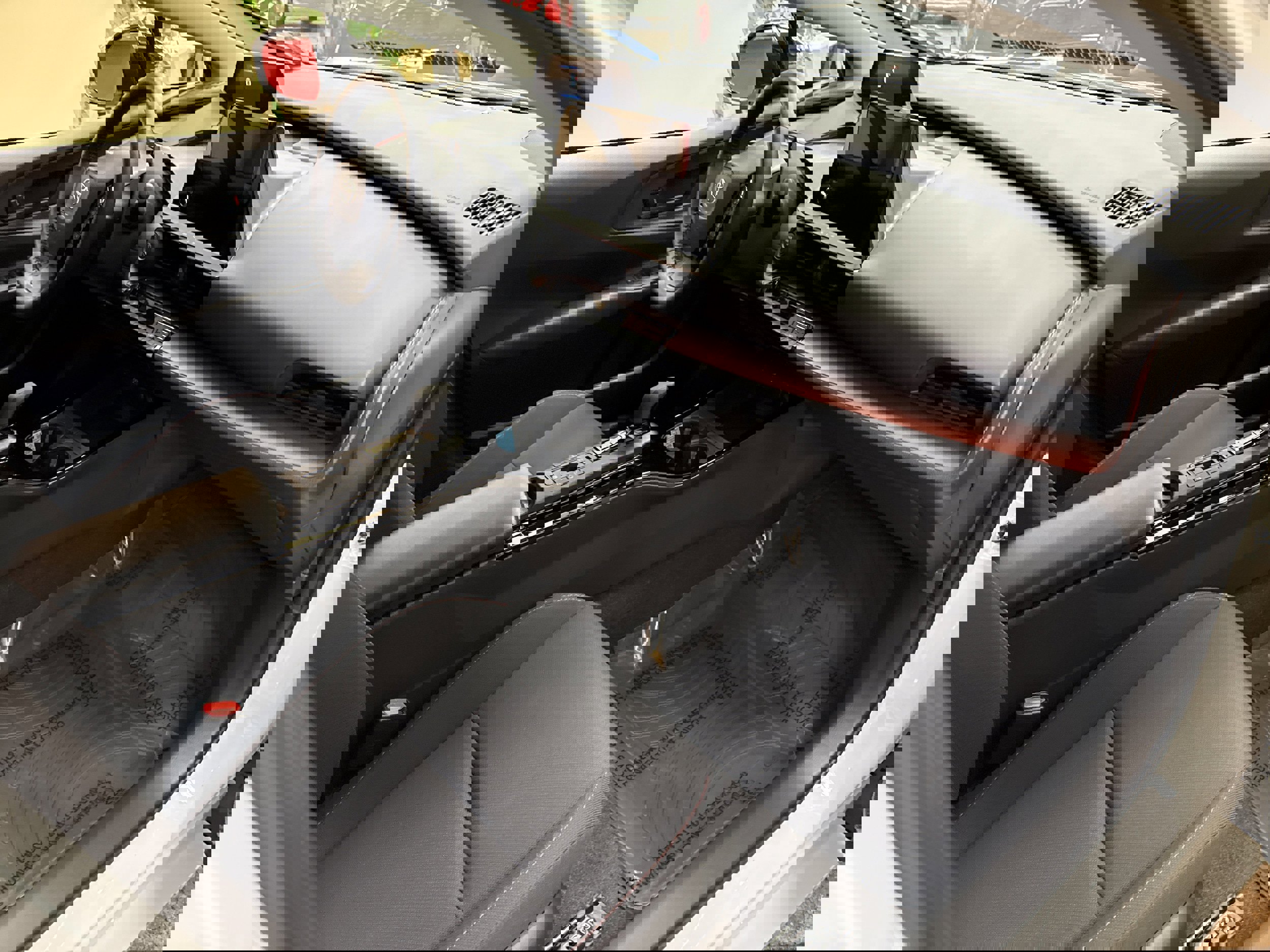 Used 2025 Toyota Prius SE image 16