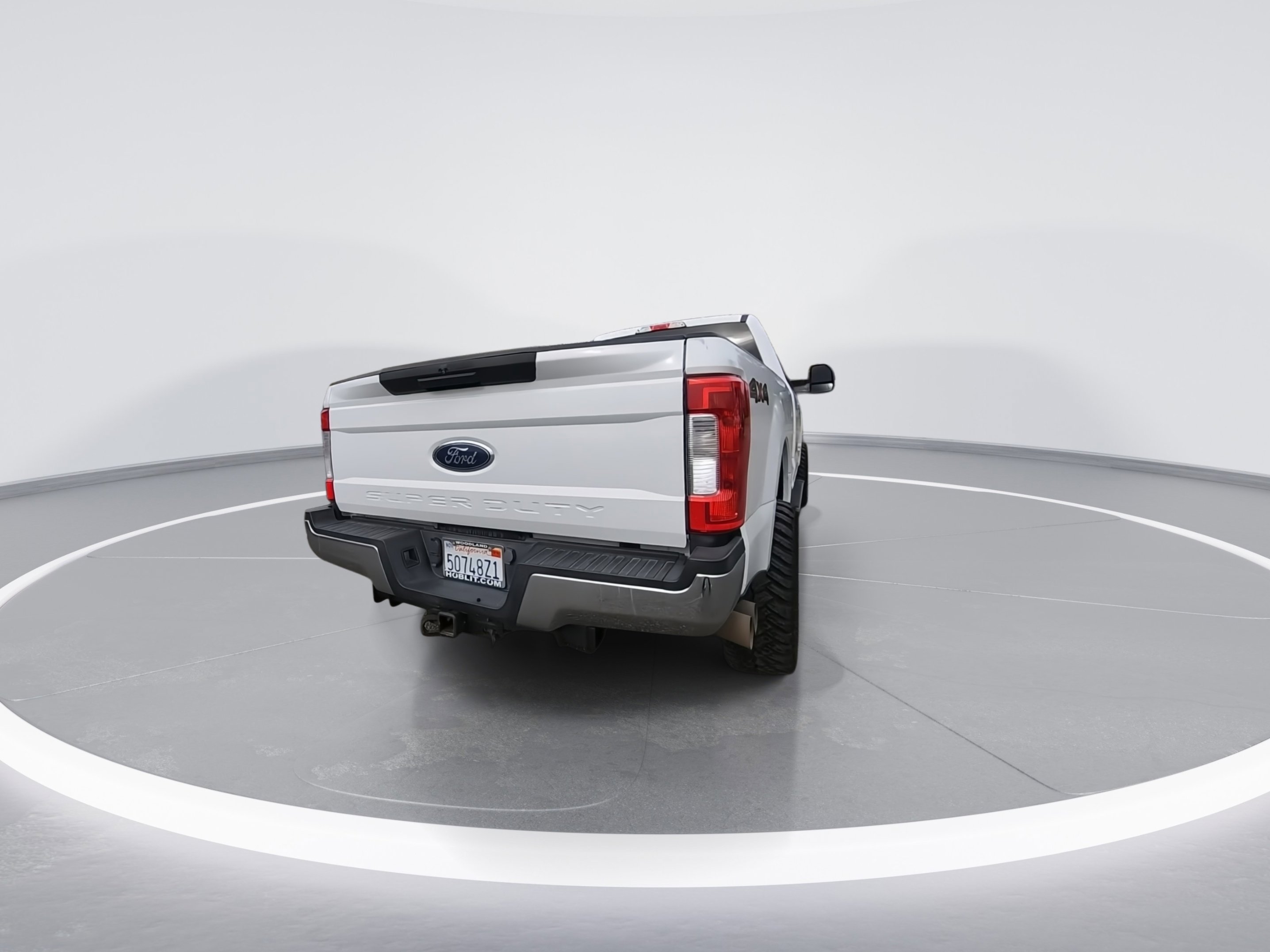 Used 2017 Ford F250 XLT w/ Camper Package image 8