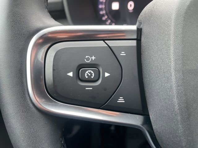 Certified 2024 Volvo XC40 B5 Plus w/ Protection Package Premier image 17