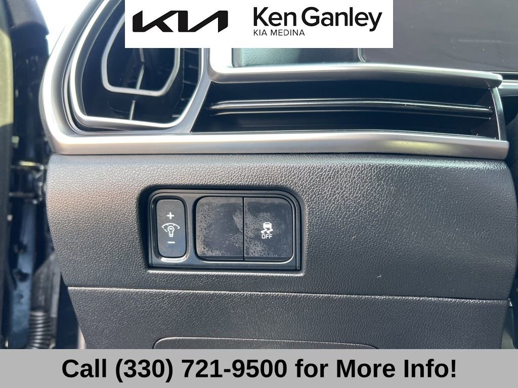 Certified 2025 Kia Sorento S w/ Panoramic Sunroof Package image 30