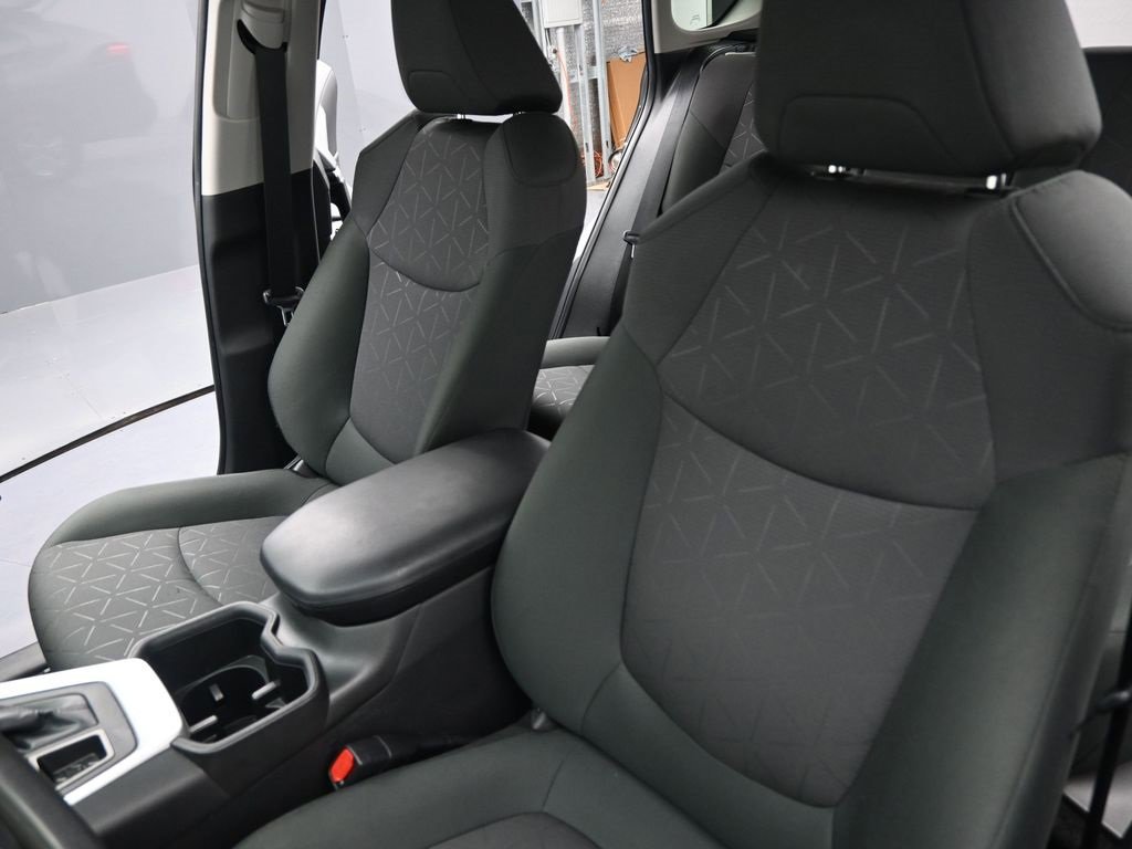 Used 2024 Toyota RAV4 XLE image 9