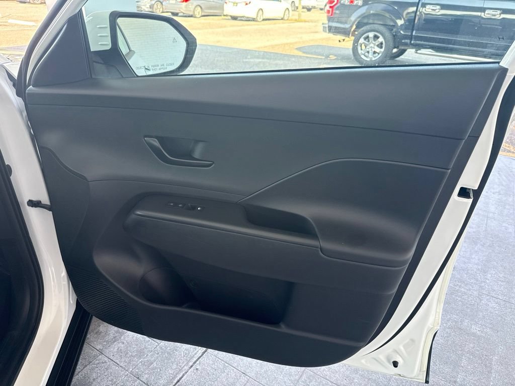Used 2025 Hyundai Kona SEL FWD image 37