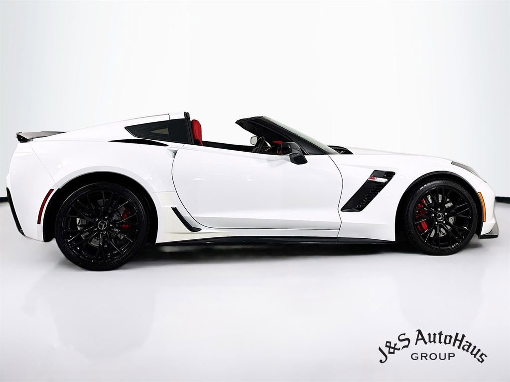 Used 2015 Chevrolet Corvette Z06 w/ 3LZ Preferred Equipment Group image 8